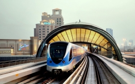 První metro na Arabském poloostrově.