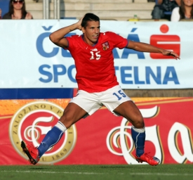 Milan Baroš slaví jeden ze svých čtyř gólů do sítě San Marina.