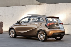 Mercedes ukáže elektromobil, vodíkové auto a plug-in hybrid.