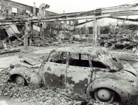 Ani Opel se nevyhnul válečným ztrátám. Jeho továrna v Rüsselsheimu byla vybombardována.