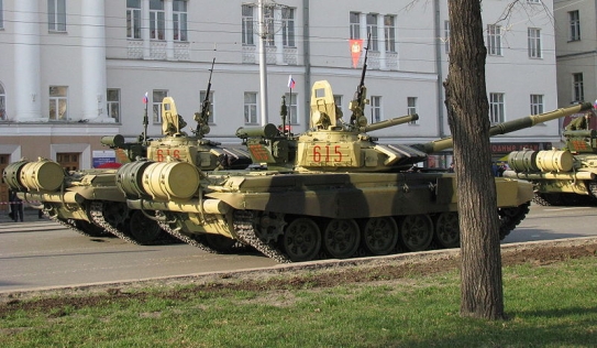 Tanky T-72 při přehlídce v Jekatěrinburku.