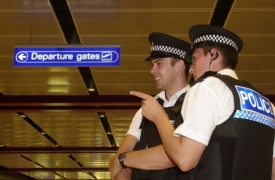 Teroristům 'vděčíme' za přísnější bezpečnost na letištích.