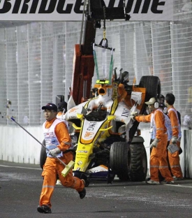 Singapur 2008: havarovaný monopost Nelsona Piqueta mladšího.
