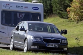 &Scaron;koda Superb 3,6 FSI 4x4 je pr&yacute; nejlep&scaron;&iacute; ve sv&eacute; kategorii.