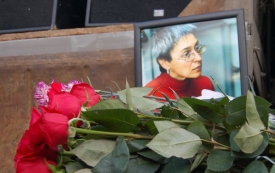 Anna Politkovská byla zavražděna na Putinovy narozeniny 7. 10. 2006.