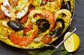 Chutný oběd ve Španělsku? Třeba paella.