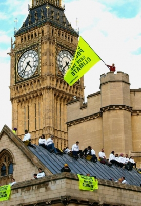 Greenpeace protestuje i v Londýně. Tam pro změnu kvůli klimatu.