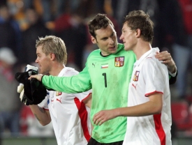 Čeští fotbaloví reprezentanti mají kvůli budoucnosti stále o co hrát.
