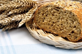 Chléb obsahuje méně žitné mouky než dříve, ale trend se začíná obracet