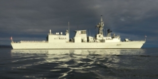 HMSC Fredericton. Kanada začíná posilovat i vojenskou přítomnost.