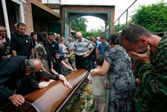 Pohřeb ruského vojáka padlého v Jižní Osetii.