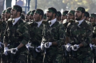 Gardy na přehlídce při výročí irácko-íránské války.