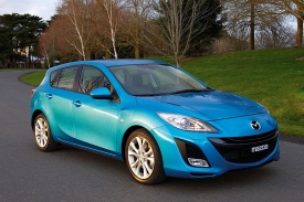 Mazda 3 si vypůjčila podvozek od Fordu Focus.
