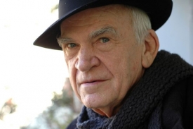 Milan Kundera na jednom z mála aktuálních snímků.