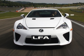 Vývoj supersportu LFA trval Lexusu devět let.