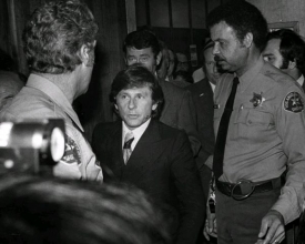 Polanski se před 32 lety ke znásilnění nezletilé Američanky přiznal