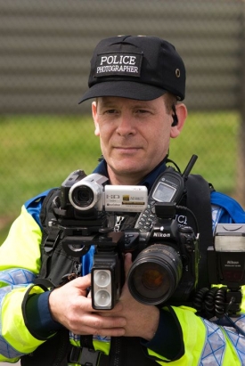 Britský policejní fotograf. Ztratí díky technologiím práci?