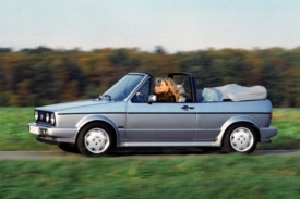 Prvn&iacute; generace VW Golf Cabrio vyrobil Karmann t&eacute;měř 400 tis&iacute;c vozů.