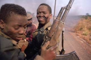 Válka v Angole, vládní vojáci.