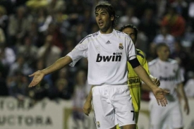Co se to děje? Jako by se ptal slavný útočník Realu Madrid Raúl.