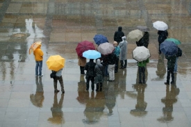 V ponděl&iacute; by mohlo podle meteorologů sněžit. Ilustračn&iacute; foto.