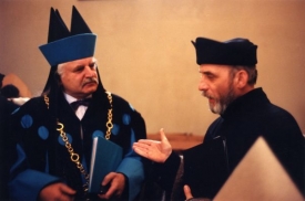 Staronový rektor Jiří Kotalík s Milanem Knížákem.