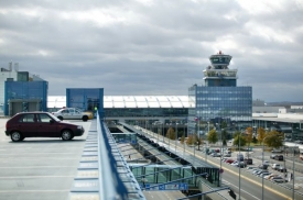 Letištěm Praha prošlo o desetinu méně pasažérů