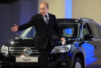 Putin v továrně VW v ruské Kaluze.