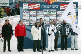 Momentka ze slavnostního zakončení lyžařského šampionátu v Liberci.