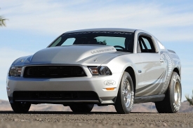 Vše na na Fordu Mustang FR500CJ je uzpůsobeno pro závody dragsterů.