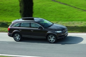 Drobné změny exteriéru modernizované Audi Q7 patřičně osvěžují.