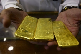 Zlato je rekordně drahé.