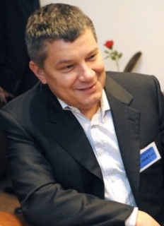 Šéf Sazky Aleš Hušák ve sněmovně.