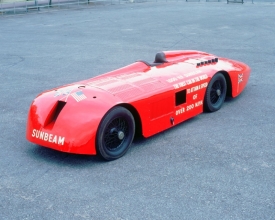 Sunbeam 1000 HP svým rekordem 327,97 km/h v roce 1927 současně překonal „třístovku“ i britských 200 mil za hodinu.
