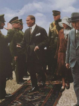 Otec turecké republiky Atatürk (1928).