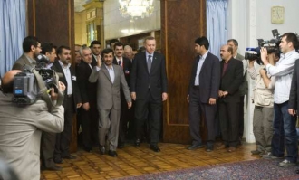 Turecký premiér Erdogan v Íránu (podzim 2009).