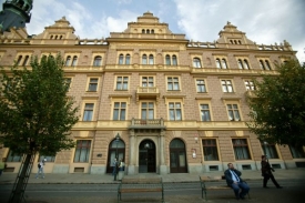 Budova právnické fakulty v Plzni.