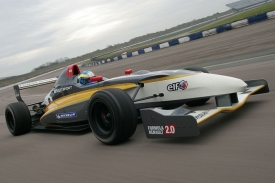 Formuli Renault 2.0 pohání motor z Clia Sport.