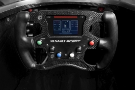 Volant vypad&aacute; mnohem srozumitelněji než ten z F1.