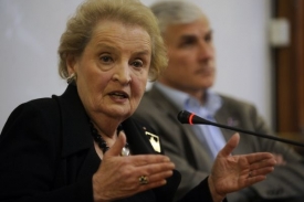 Albrightová mluvila o svých rozpacích nad českou politikou.