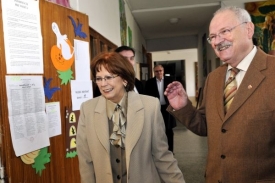 Slovenský prezident Gašparovič s manželkou Silvií šli také k volbám.