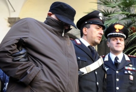 Policie zasahuje proti italské mafii.