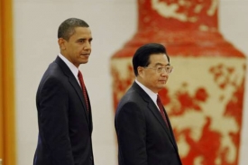 Americký a čínský prezident jdou na společné setkání.