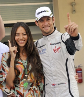 Jenson Button s manželkou.