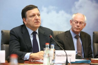 Barroso a Rompuy (vpravo), jeden z kandidátů na prezidenta.