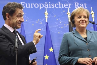 Tak jsme to zvolili. Těžké váhy EU Sarkozy a Merkelová.