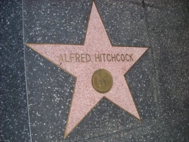 Chodník slávy v Hollywoodu a jméno nejslavnějšího režiséra hororů.
