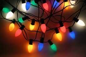 Světla na vánočních stromečcích můžou být podle EK nebezpečná.
