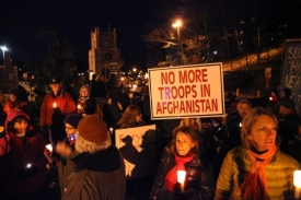Demonstrani protestovali proti navyšování sil v Afghánistánu
