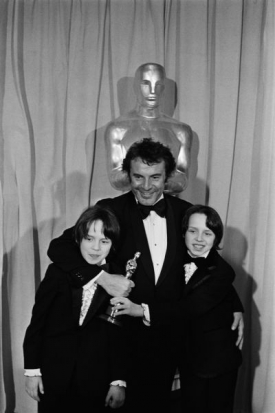 Miloš Forman se svými syny v roce 1976 na předávání Oscarů.